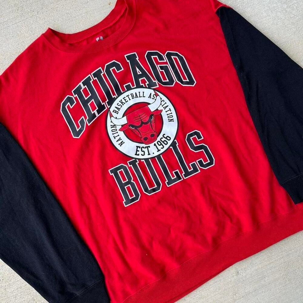 Vintage Y2K Chicago Bulls NBA Sweatshirt